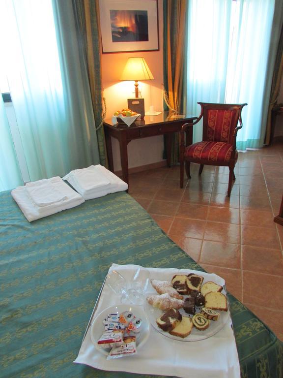 Emmaus Hotel Zafferana Etnea Room photo